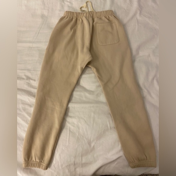 COPY - Essentials sweats - Picture 2 of 5